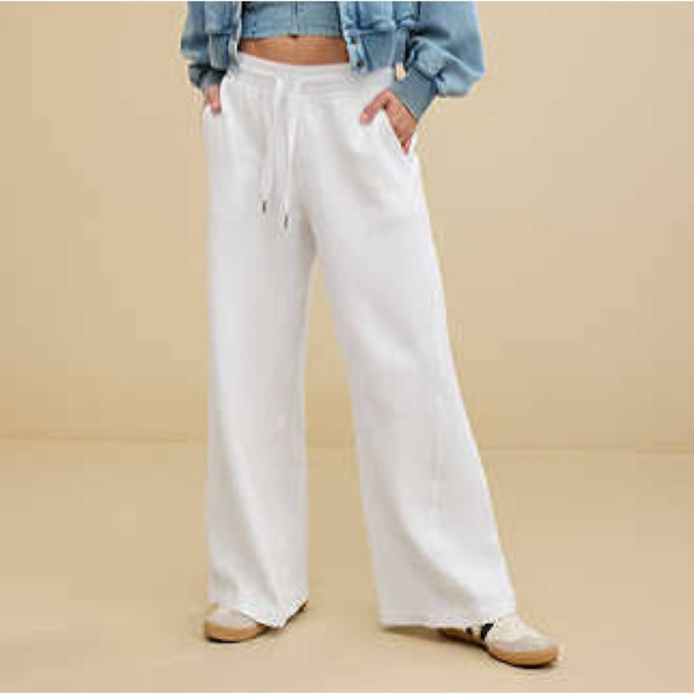 Aerie Soft Landing Ribbed Trouser in white color